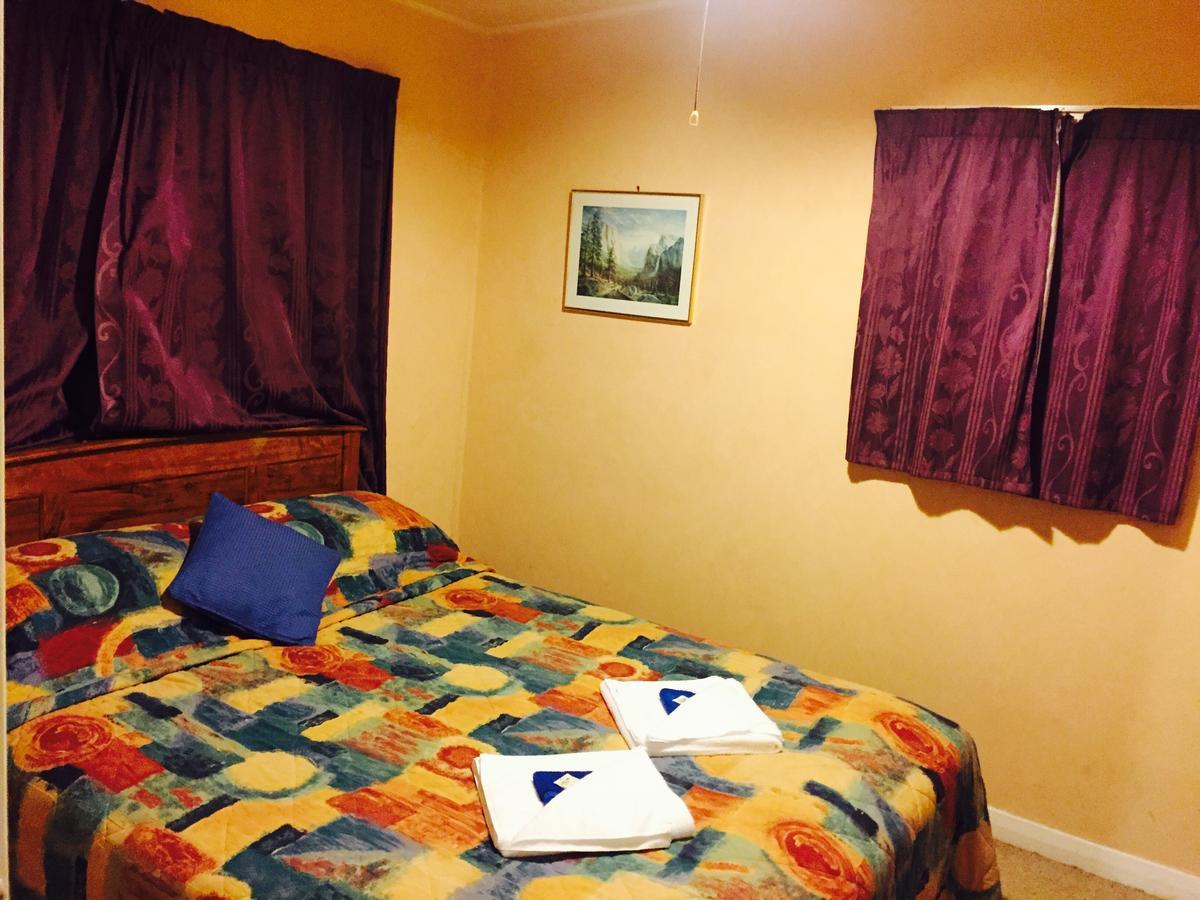 Golden Springs Motel, Holiday Park Роторуа Экстерьер фото